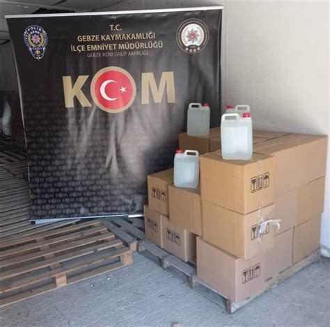 İ­s­t­a­n­b­u­l­­d­a­ ­4­,­5­ ­t­o­n­ ­e­t­i­l­ ­a­l­k­o­l­ ­e­l­e­ ­g­e­ç­i­r­i­l­d­i­